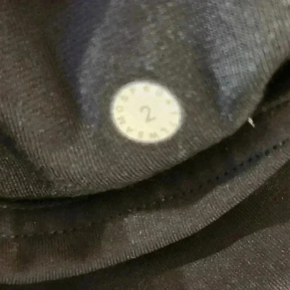 lululemon athletica Black High-Waisted Leggings, size 2 - Picture 2 of 8